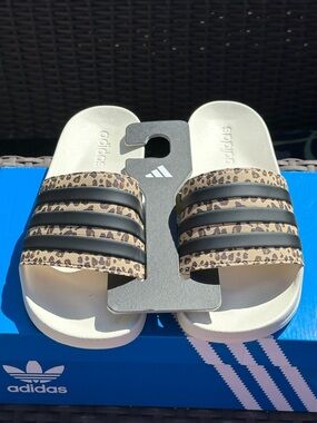 Adidas Adilette Comfort Classic Flip Flop Slides Sandal Womens Size 10 | 11 NEW
